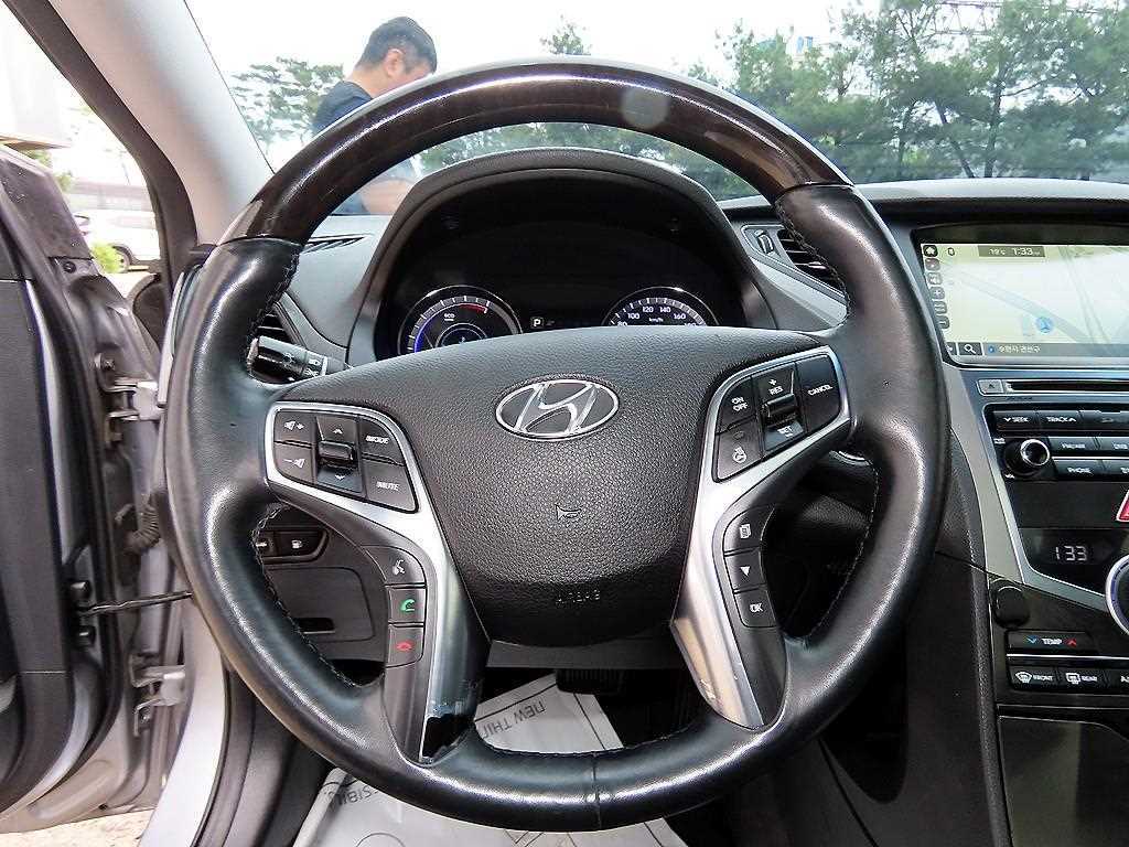 HYUNDAI Grandeur - Vista 7