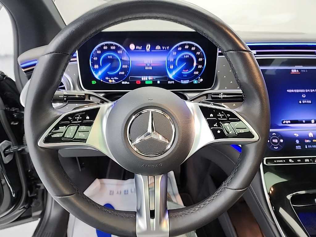 Mercedes Benz EQE - Vista 9