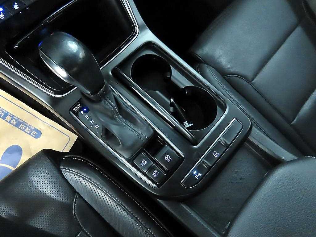 HYUNDAI Grandeur - Vista 10