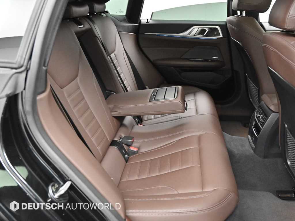 BMW i4 - Vista 12