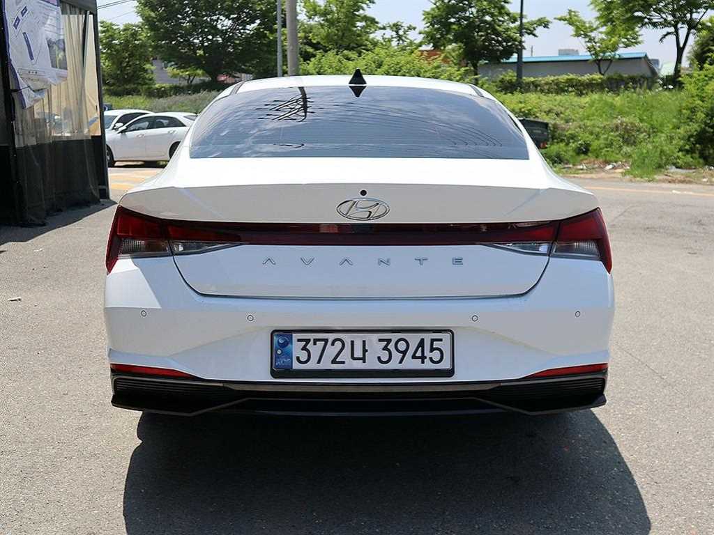 HYUNDAI Avante - Vista 5