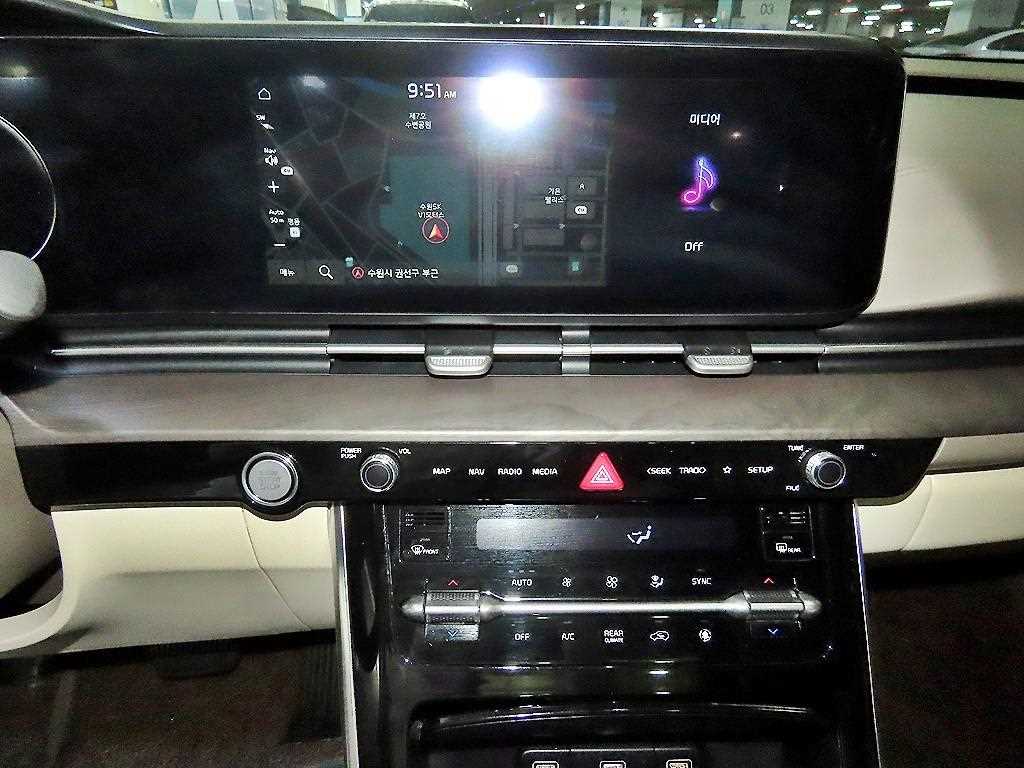 KIA Carnival - Vista 11