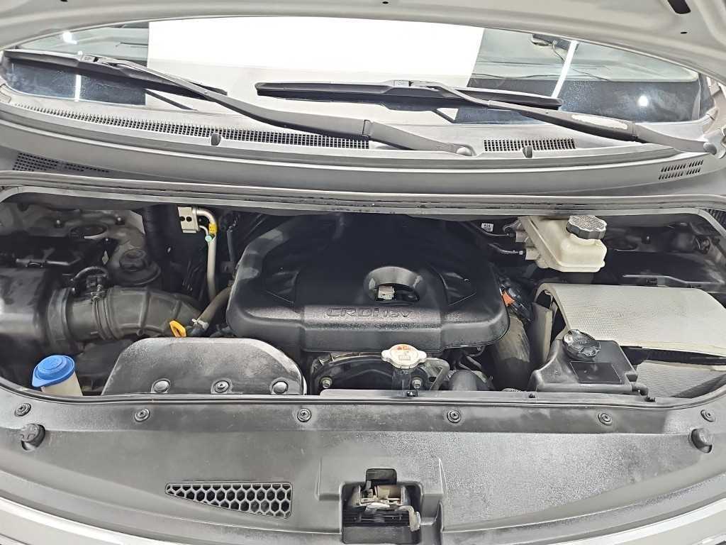 HYUNDAI Starex - Vista 6