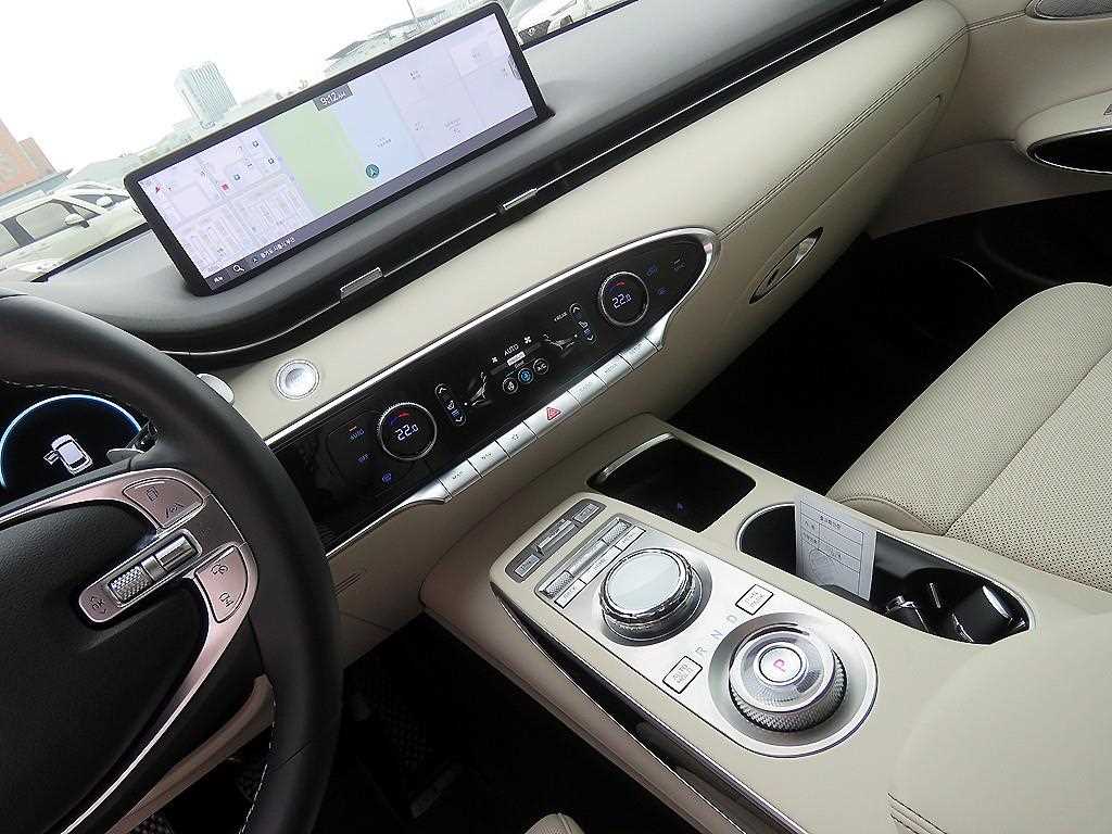 Genesis GV70 - Vista 12