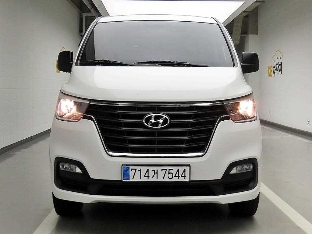 HYUNDAI Starex 2020 Blanco - Importación desde Corea - HF Imports Iquique - Foto 1
