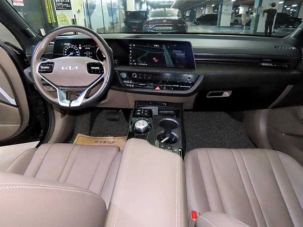 KIA K8 - Vista 10