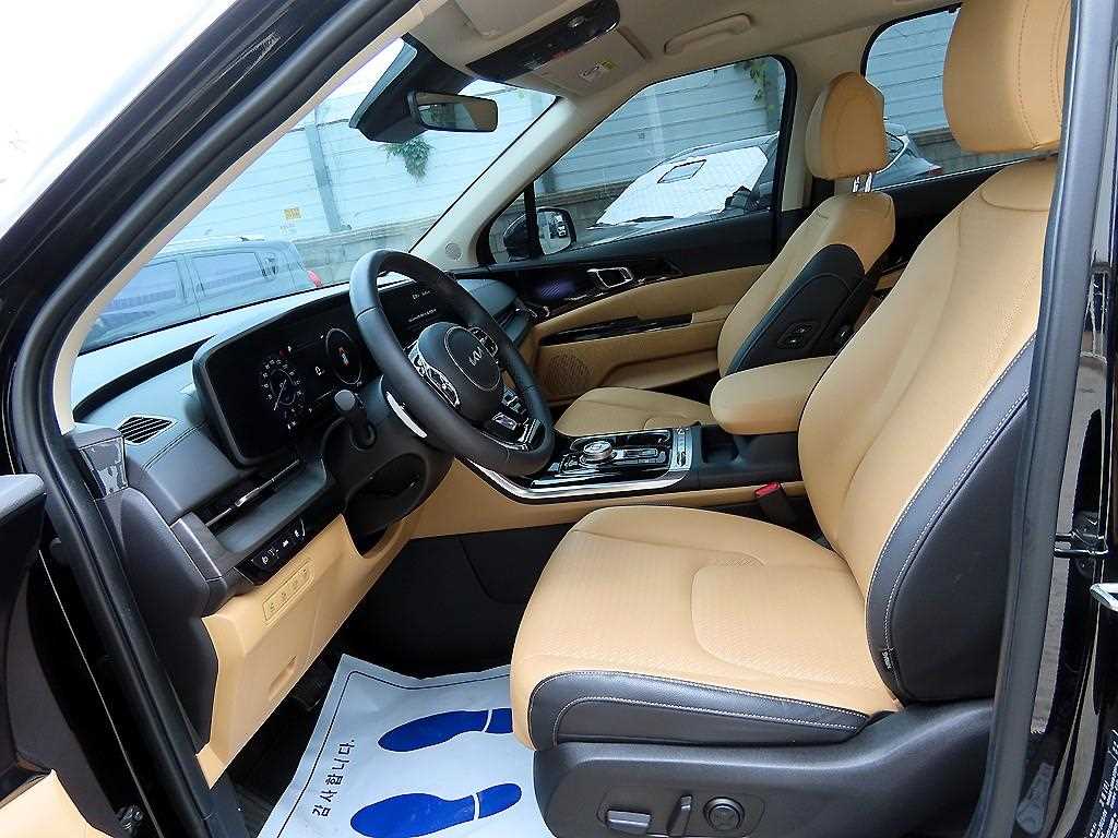 KIA Carnival - Vista 5
