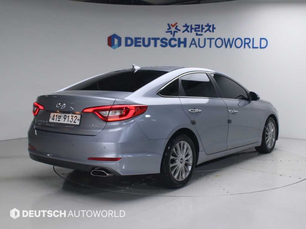HYUNDAI Sonata - Vista 2
