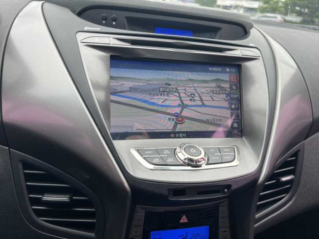 HYUNDAI Avante - Vista 3