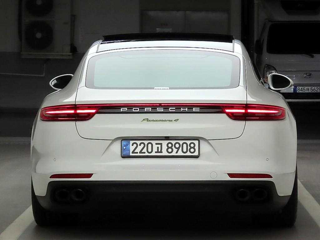 Porsche Panamera - Vista 3