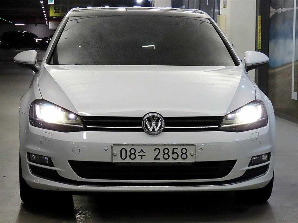 Volkswagen Golf - Vista 2