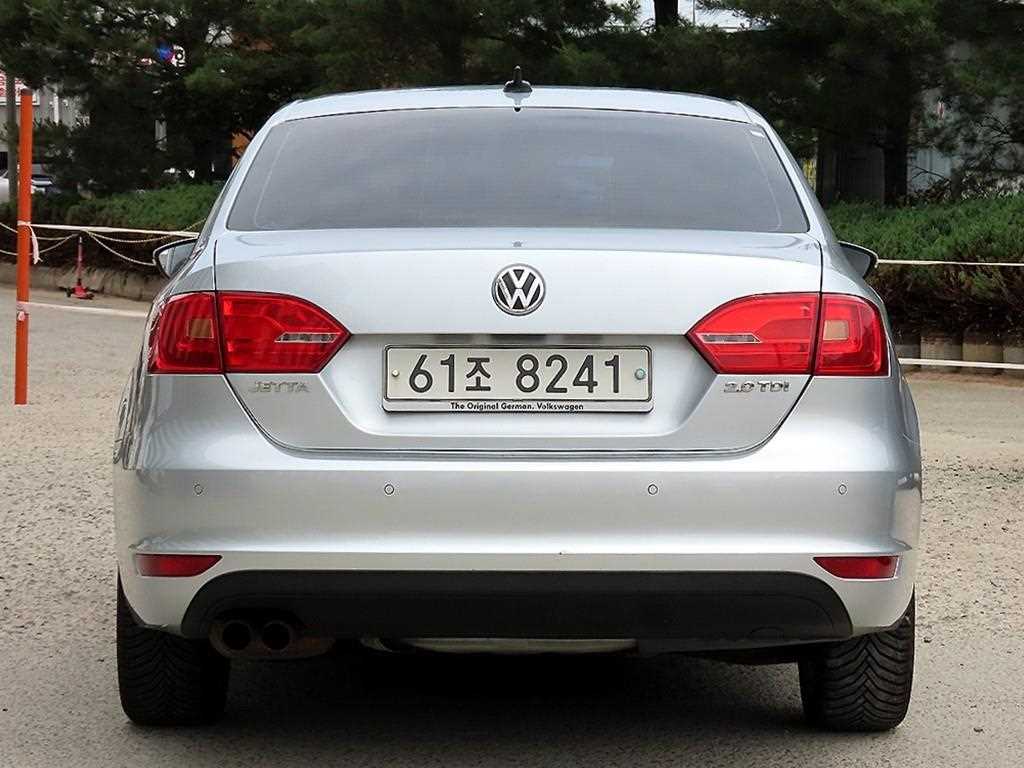 Volkswagen Jetta - Vista 4