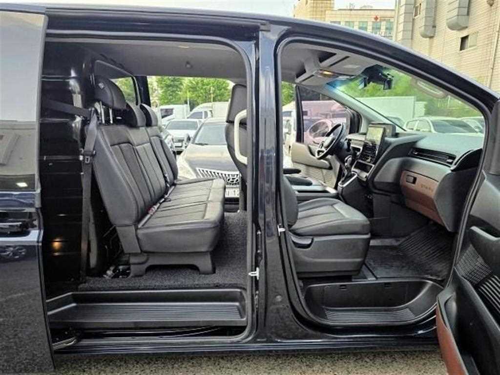 HYUNDAI Staria - Vista 11