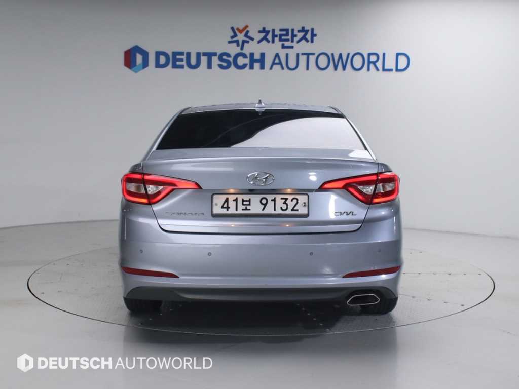 HYUNDAI Sonata - Vista 4