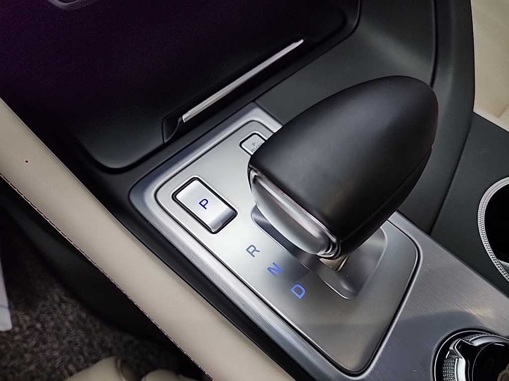 Genesis G70 - Vista 8