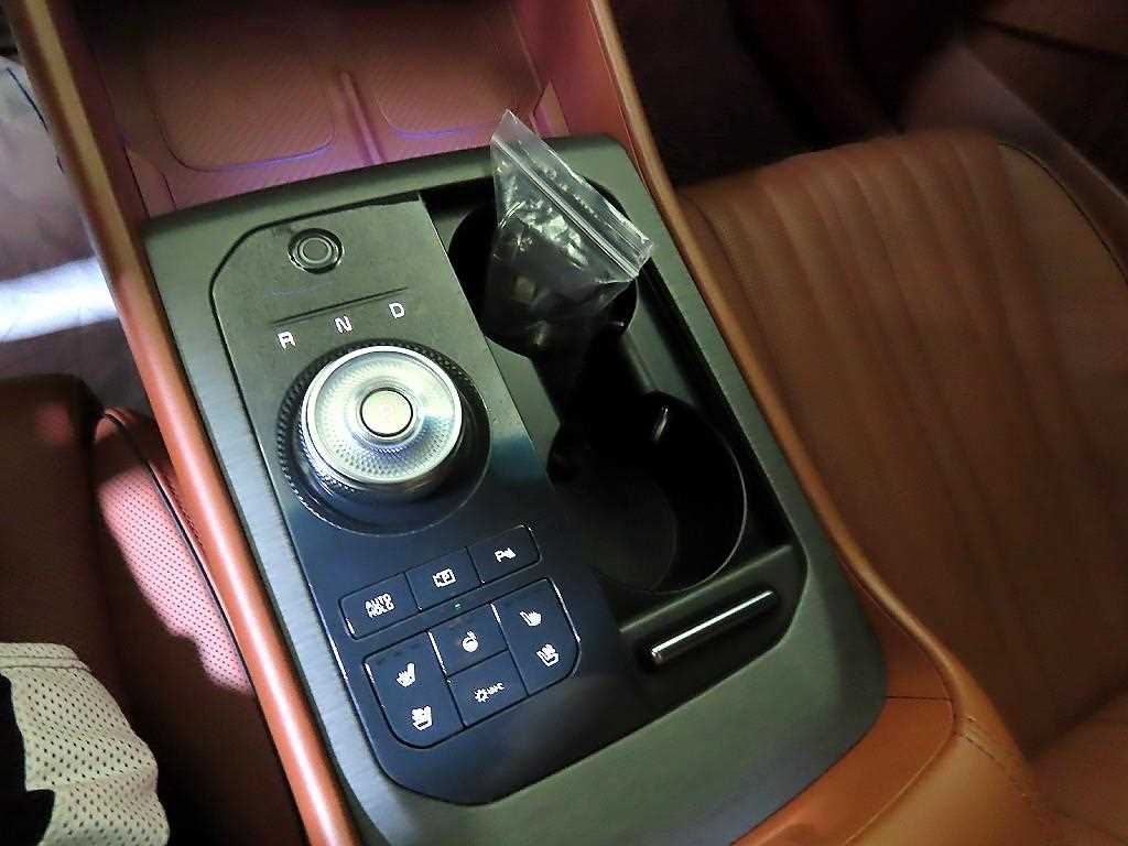 KIA K8 - Vista 12