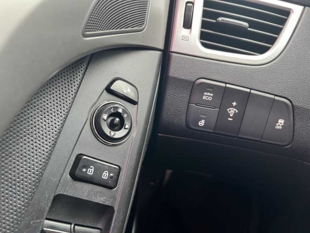 HYUNDAI Avante - Vista 5
