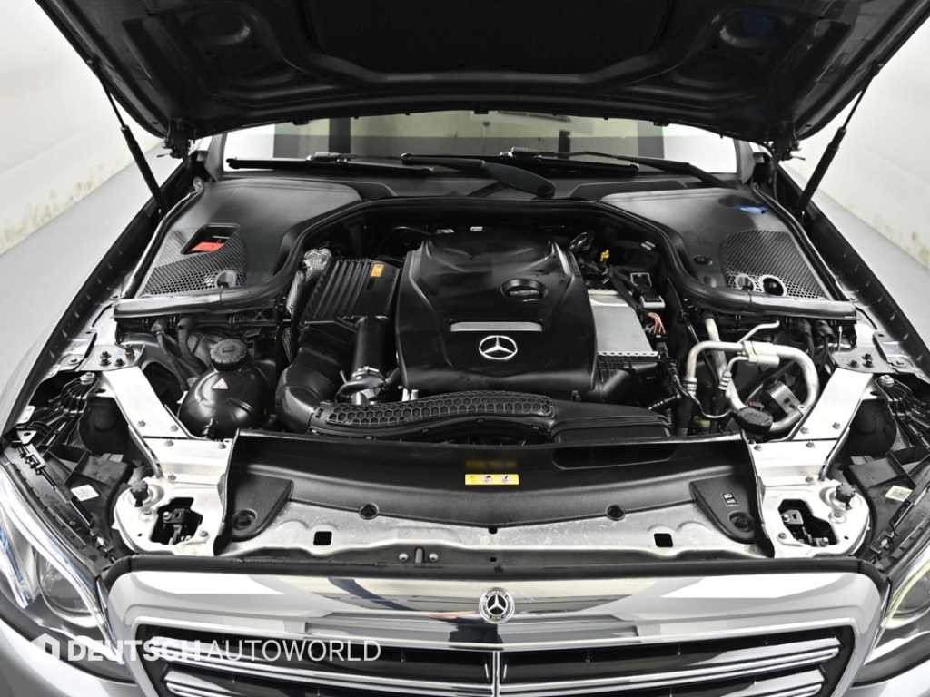 Mercedes Benz E class - Vista 6