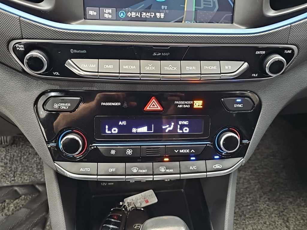 HYUNDAI Ioniq - Vista 10