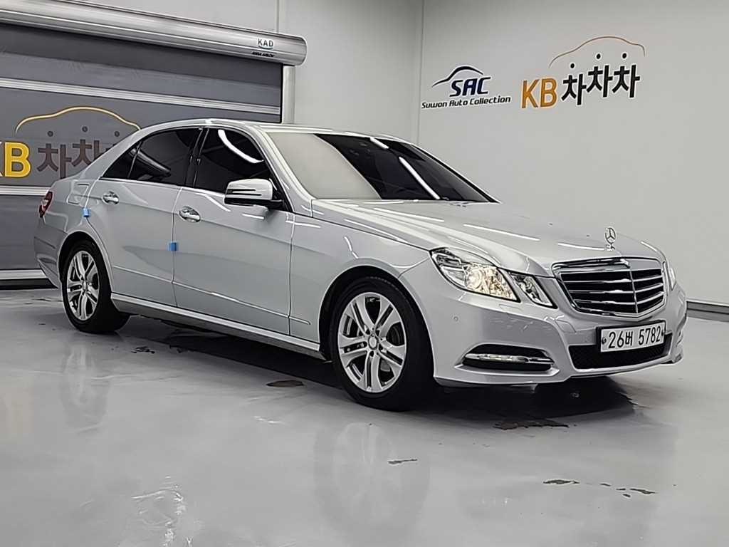 Mercedes Benz E class - Vista 5