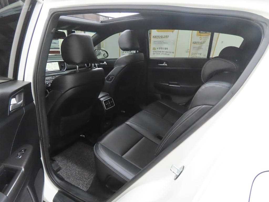 KIA Sportage - Vista 6