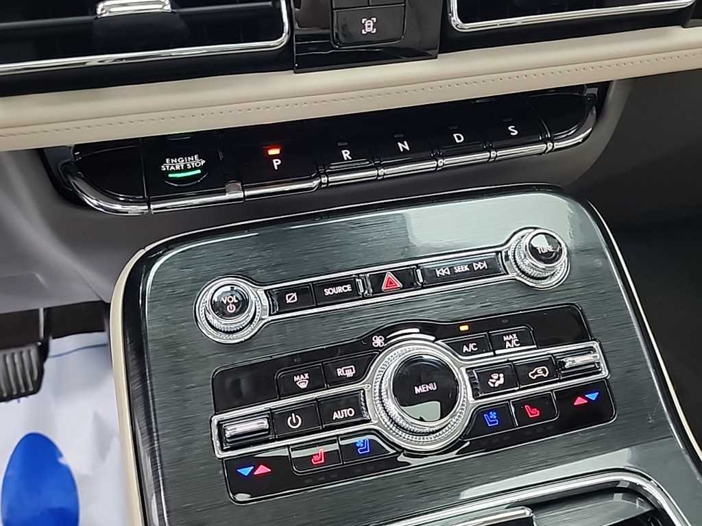 Lincoln Nautilus - Vista 8