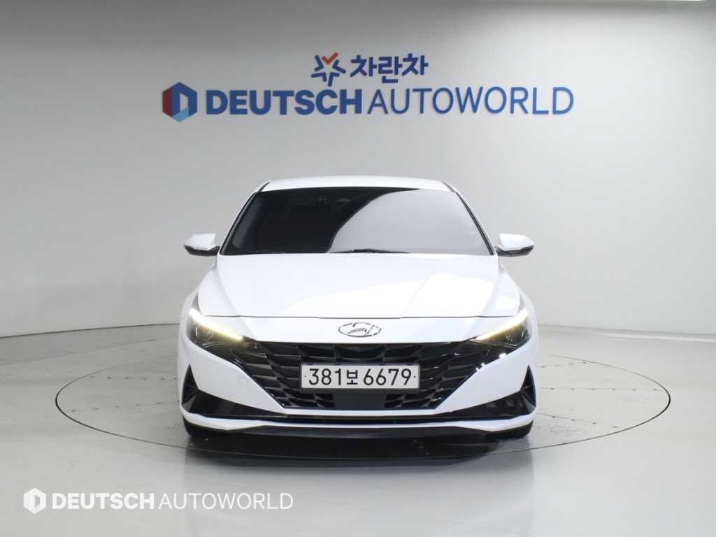HYUNDAI Avante - Vista 3