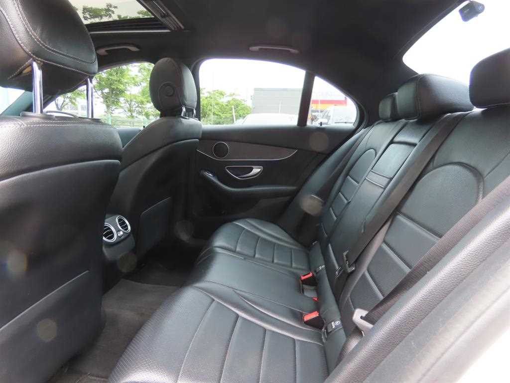Mercedes Benz C Class - Vista 6