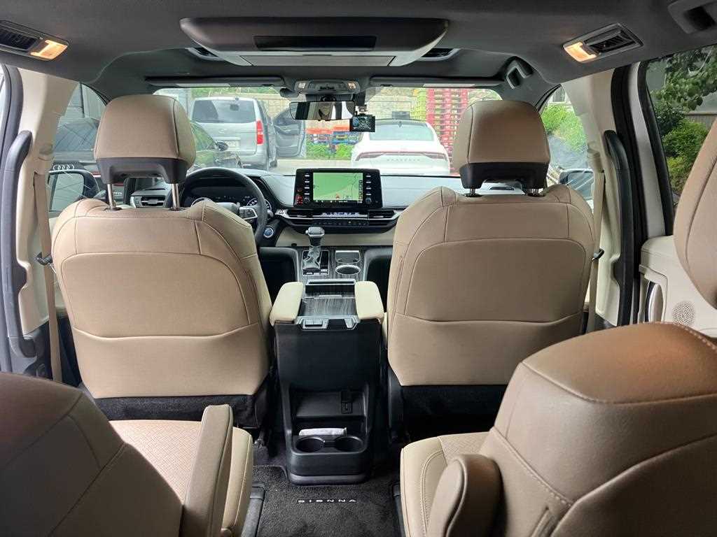 Toyota Siena - Vista 11