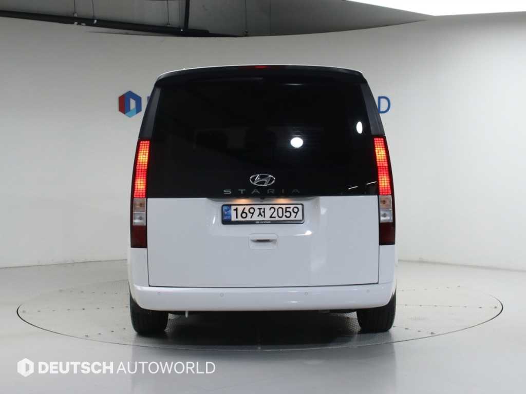 HYUNDAI Staria - Vista 4