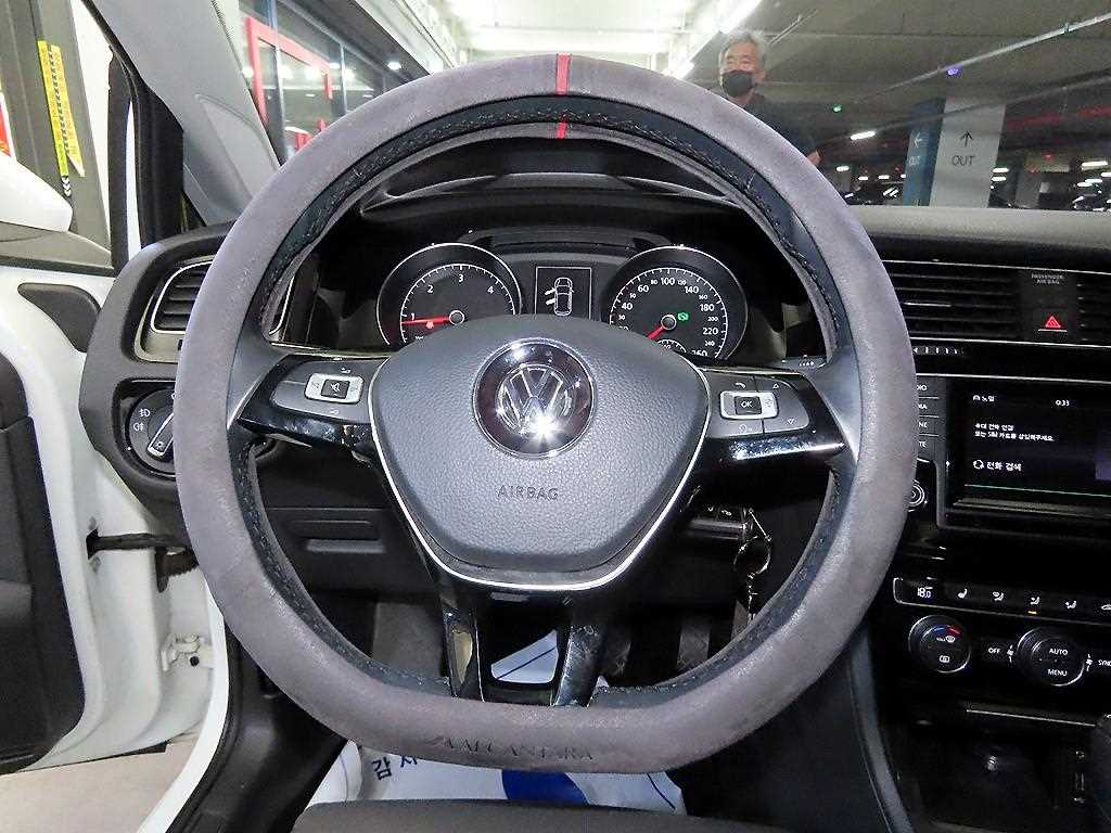 Volkswagen Golf - Vista 8