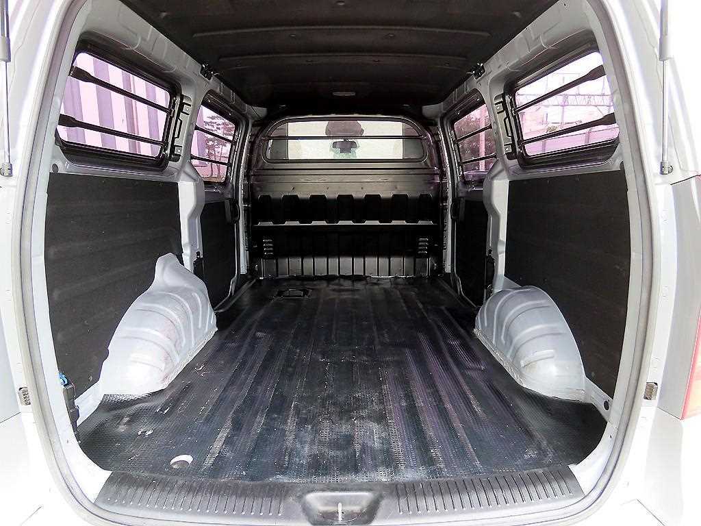 HYUNDAI Starex - Vista 5