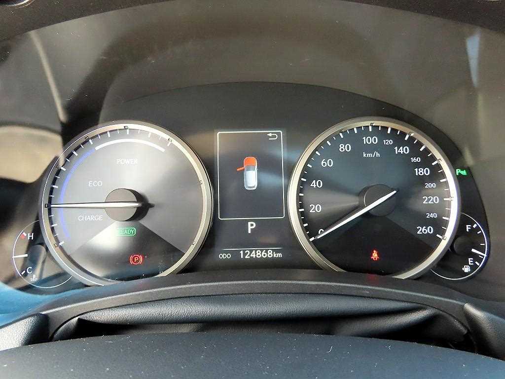 Lexus NX - Vista 9