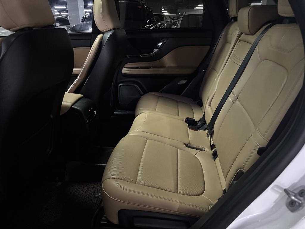 Lincoln Corsair - Vista 10