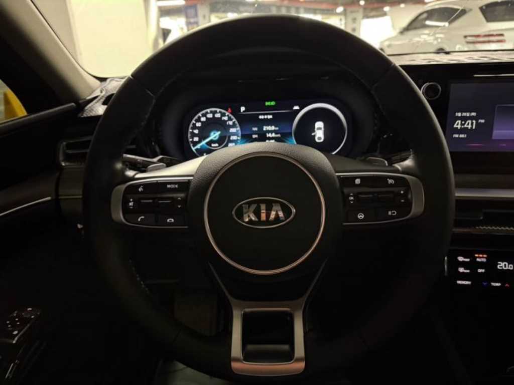 KIA K5 - Vista 8