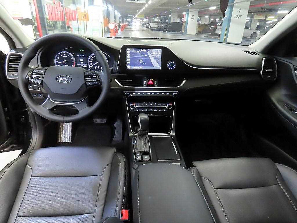 HYUNDAI Grandeur - Vista 10