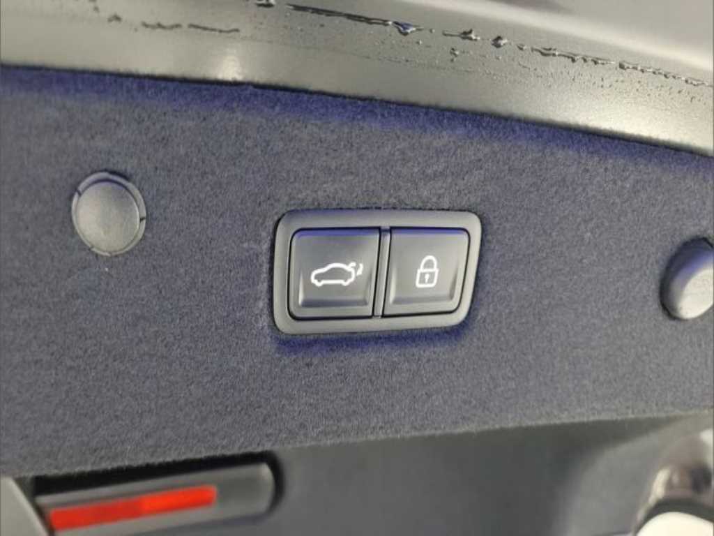 KIA K8 - Vista 8