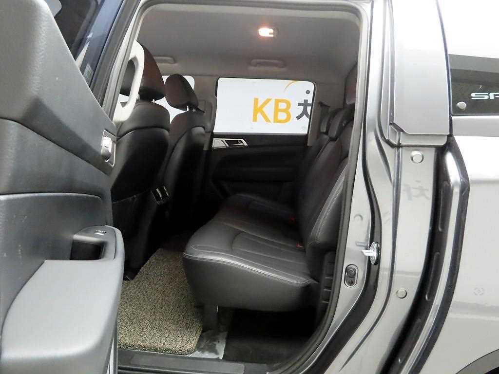 Ssangyong Rexton 2019 Gris - Importación desde Corea - HF Imports Iquique - Foto 13
