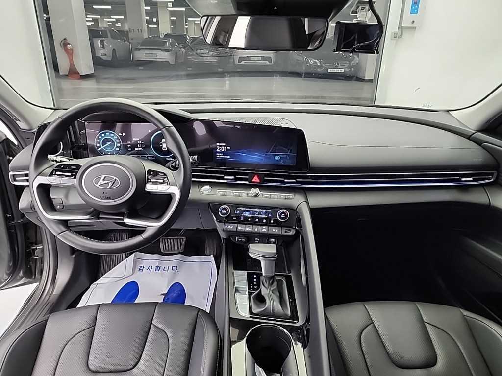 HYUNDAI Avante - Vista 7