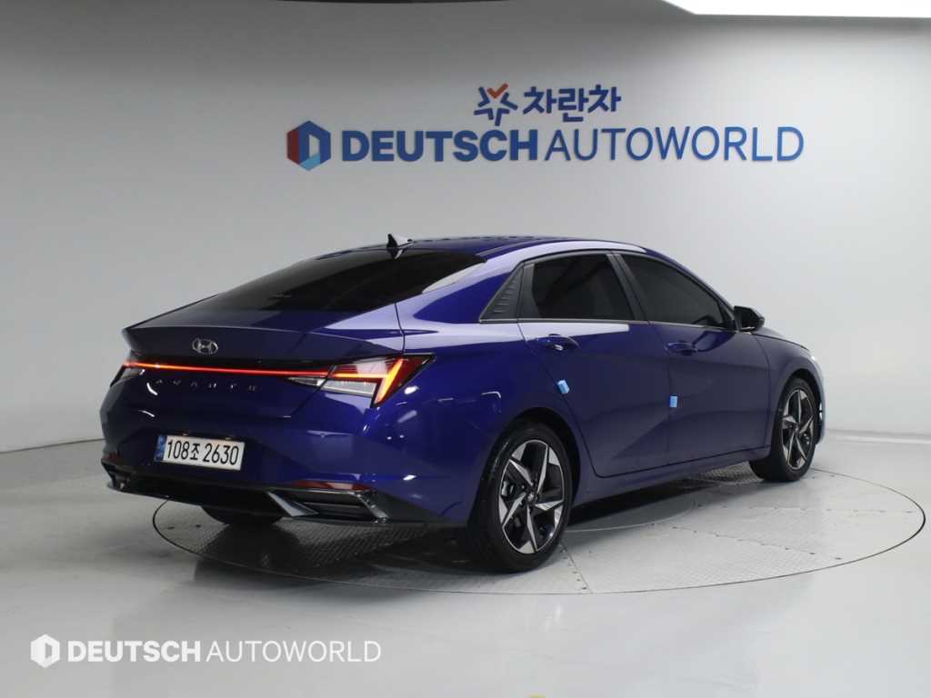 HYUNDAI Avante - Vista 2
