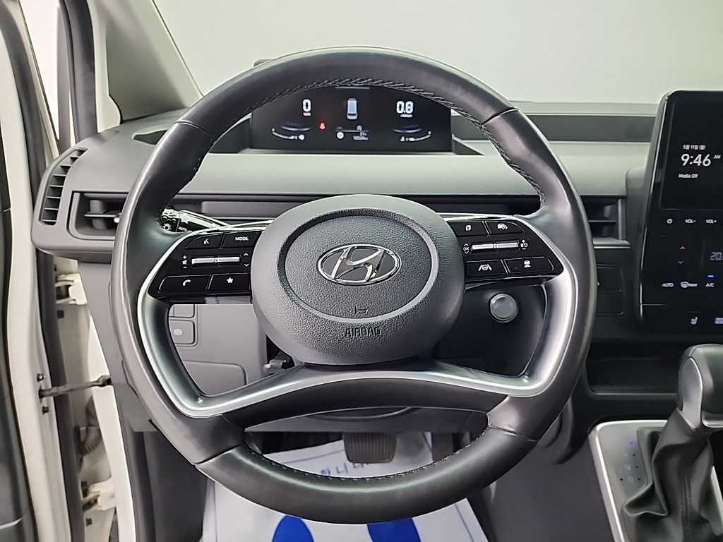HYUNDAI Staria - Vista 9