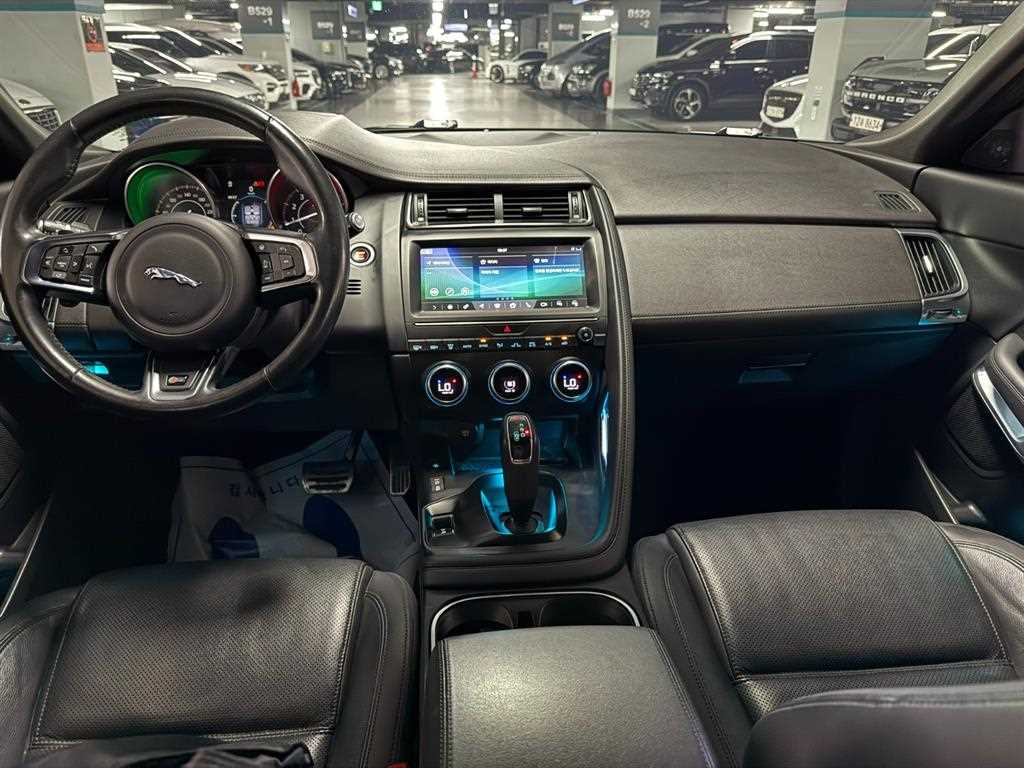Jaguar E-PACE - Vista 7