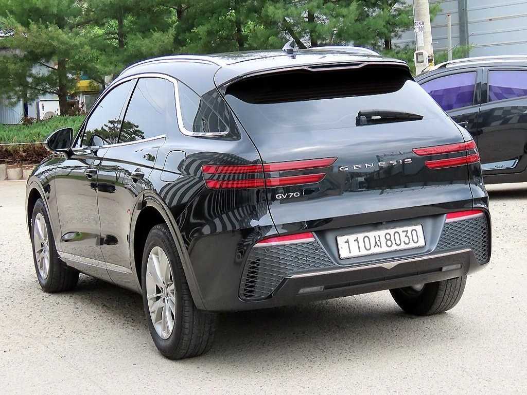 Genesis GV70 - Vista 3