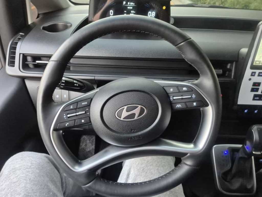 HYUNDAI Staria - Vista 12