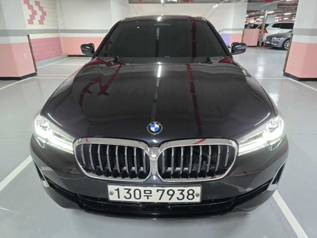 BMW 5 Series 2022 Negro - Importación desde Corea - HF Imports Iquique - Foto 1