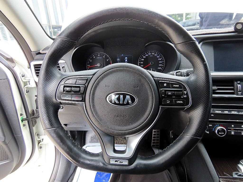 KIA K5 - Vista 8