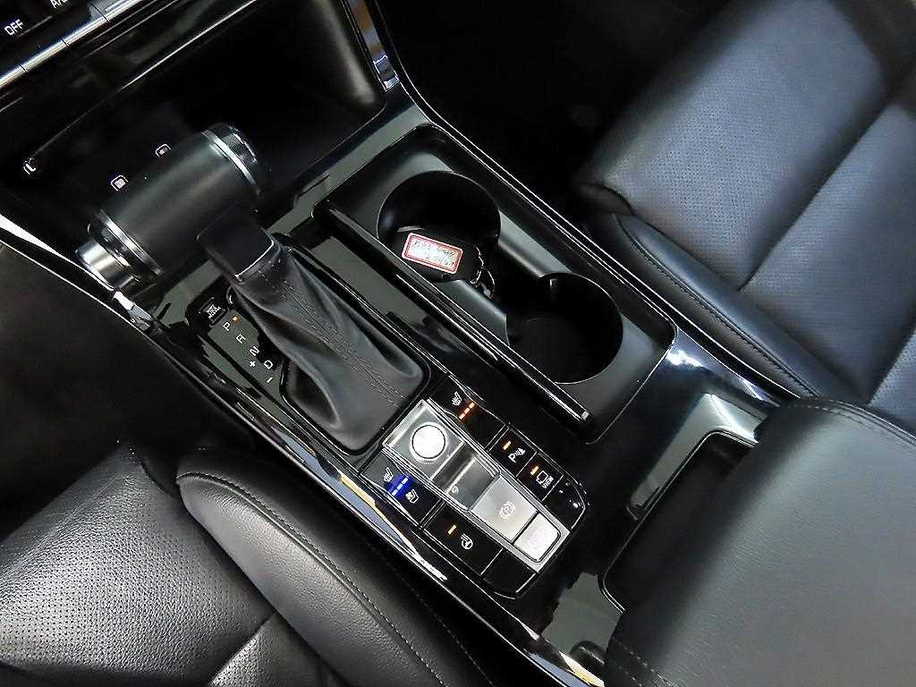 KIA K7 - Vista 10