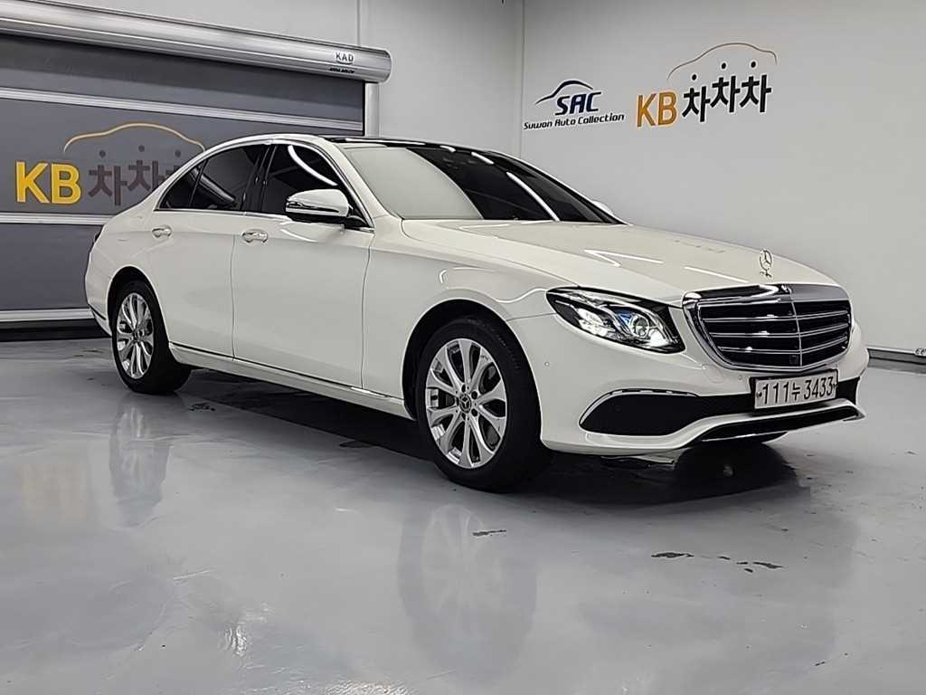 Mercedes Benz E class - Vista 4