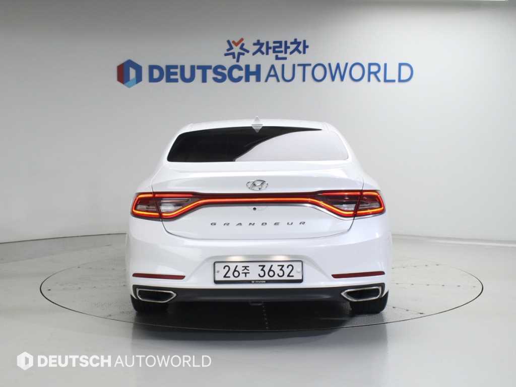 HYUNDAI Grandeur - Vista 4