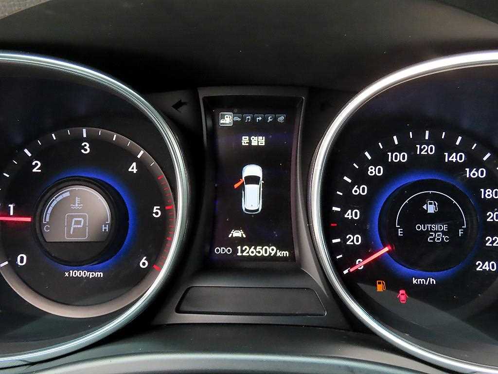 HYUNDAI Maxcruz - Vista 9